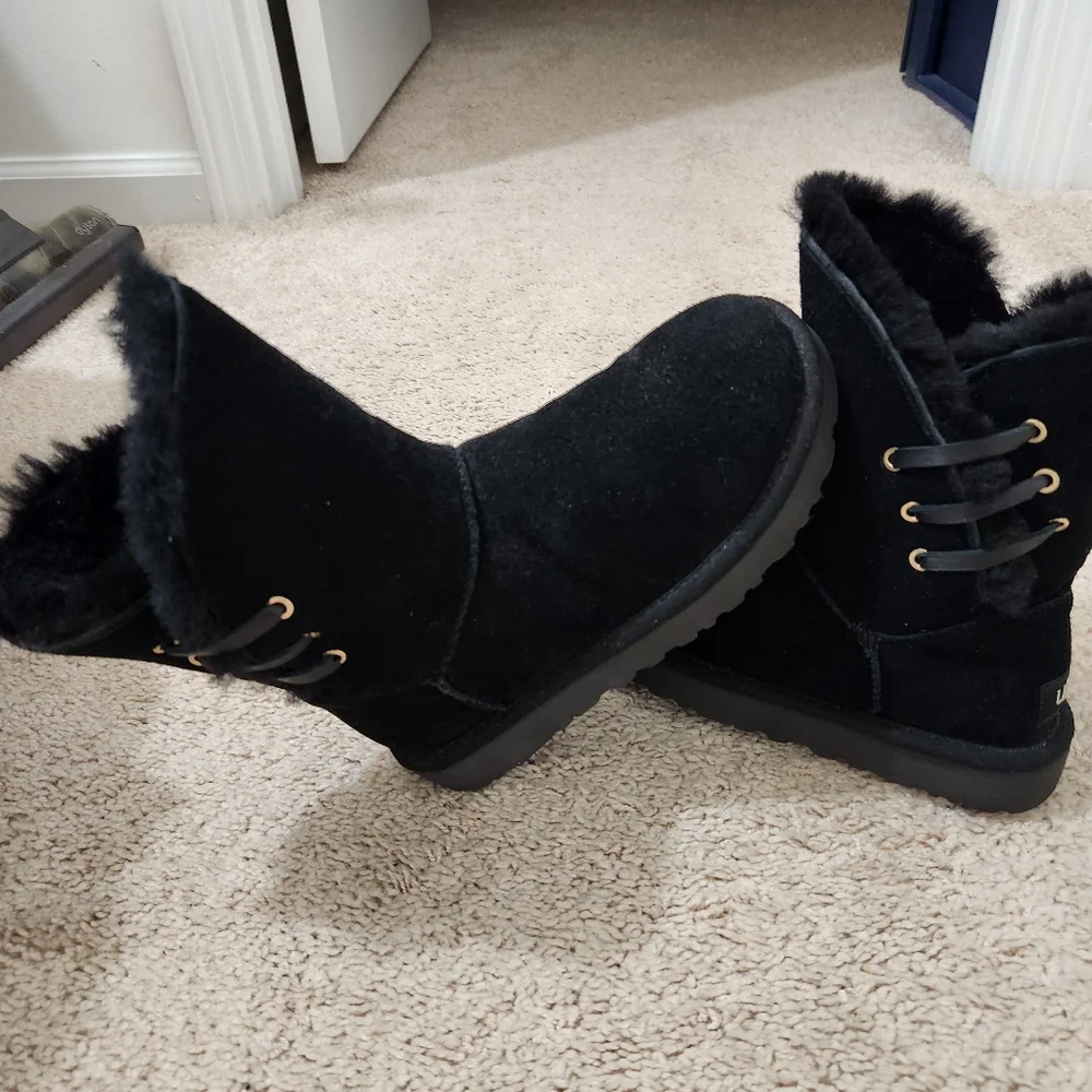 Ugg Australia Constantine Black Lace Boots Size 5 - Picture 4 of 5